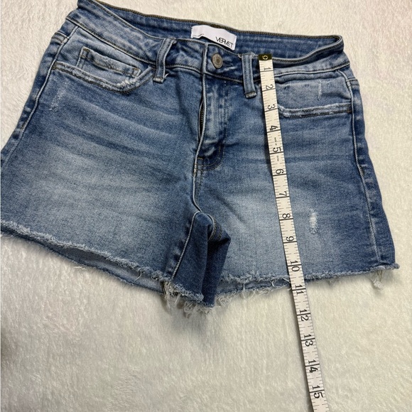 VERVET Blue Jean Shorts with Raw Hem and Distressed Look - Picture 3 of 5